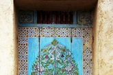 每一扇门的后面都有一个未知的世界，今天带大家去看的这些门色彩缤纷绚烂，令人惊叹不已，仿佛打开门就可以通往爱丽丝梦游仙境的世界。更加重要的是，它给了我们想象美丽的可能。摩洛哥，拉巴特(Rabat, Morocco)（实习编辑：江冬妮）