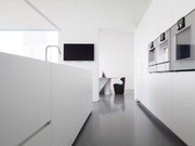 纯白极简主义公寓设计 开放宽广的生活空间