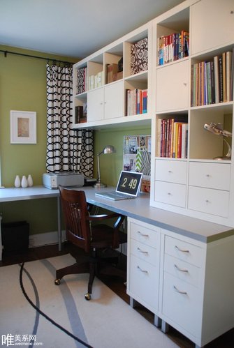 空间合理利用 卧室里书房书桌一角设计