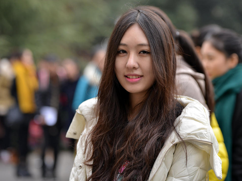 组图:武汉杭州艺考招生 美女如云