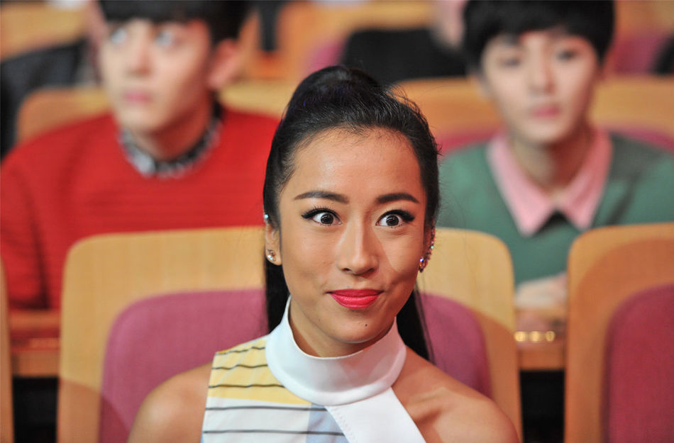 易建联超模前女友李亚红透视装亮相典礼[高清