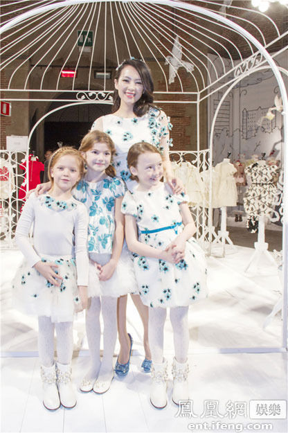 韩国成人舞台剧《授课中的女老师》剧照