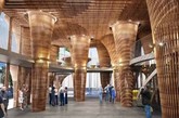 2015年米兰世博会的越南馆是由Vo Trong Nghia Architects设计，采用快速增长和低碳的竹子作为材料。

越南馆为大家展示了可持续性发展，符合这次世博会的主题——“给养地球，生命的能量”。（实习编辑：周芝）

