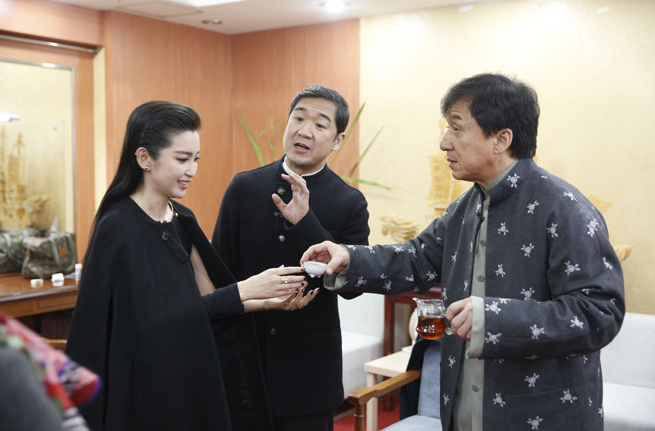 《我看你有戏》开播四导师落泪 成龙李冰冰后