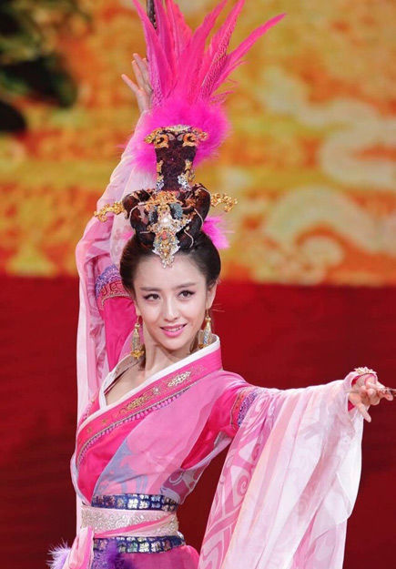 中国小姐决赛落幕 模特曾淑雅获得冠军[高清大