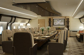 报道称，波音747-8 VIP的机舱空间可达4700平方英尺(约436平方米)，共配备有1个可容纳14人的餐厅、1个会议室、1个休息室和1个办公室。拥有如此理想的设施，其价格自然不菲，售价高达3.7亿美元(约合人民币23亿元)。目前，共有9架波音747-8 VIP被预订，其中8架已交付使用。