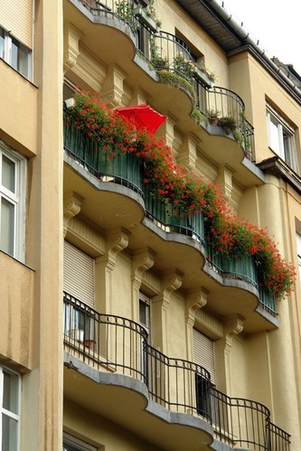 布达佩斯简约多彩公寓  让空间更俏皮