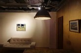 日本的国土面积和城市空间都相当有限，所以町屋的建筑形式也充分显示了日本传统城市住宅的对于空间的特有应用观念。看过这一期airbnb城荐计划后你可能很难从町屋中提取到那些可以借鉴回你家的居家小技巧。但是我们相信大家一定能够体会到的是京都这个城市的文化交融和本土人对于文化的继承力量。如果你已经动心想要去京都一探究竟，我们会再给你一个理由：每年四五月都是京都传统舞蹈公演最频繁的季节。（实习编辑：周芝）