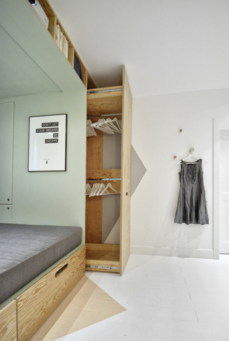 巧妙的收纳和空间利用：14岁女孩卧室设计