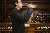 Jeffrey Zee，ASC葡萄酒庄园俱乐部的设计师和成员。葡萄酒在中国越来越受欢迎，他改建了一座私人豪宅作为葡萄酒收藏家的一个私人俱乐部。