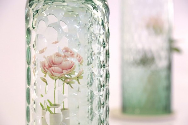 万花筒花瓶：透过花瓶看鲜花的千姿百态