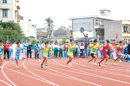 临高县中小学生田径运动会开幕
