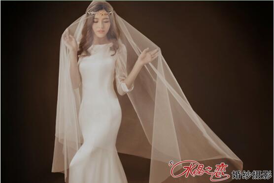 北京婚纱摄影哪家好水晶之恋新娘装搭配要谨防