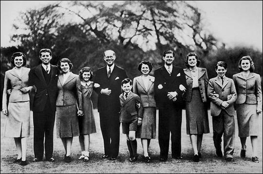 揭秘:美国望族肯尼迪家族的诅咒