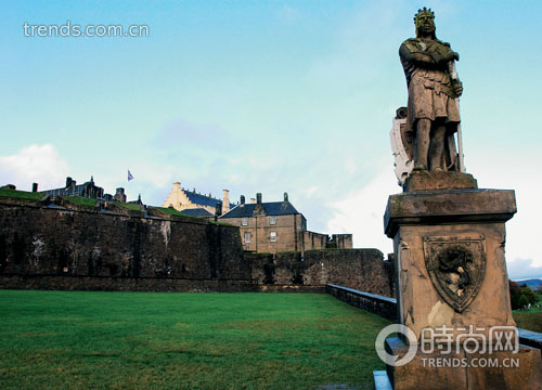 苏格兰人用粗犷的雕塑纪念勇敢与自由的心。