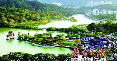 西湖景区风景优美，免票后游客大增。资料图片