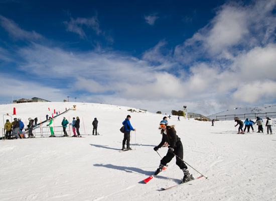 澳大利亚迎来滑雪季 时间持续至十月初