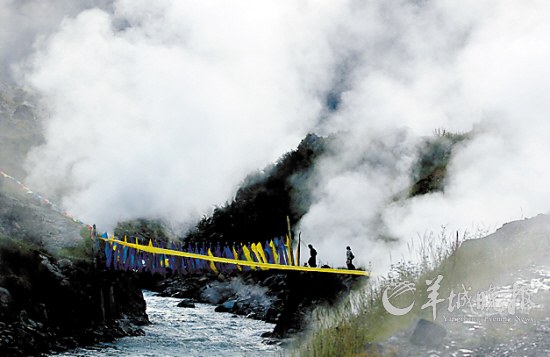 川西第一地热公园巴塘措普沟热坑温泉群