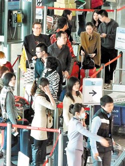 桃园机场去年入离港人数均创新高。图片来源：    台湾(度假)    《中国时报》
