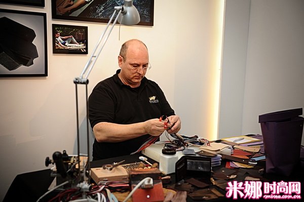 牛人齐聚布兰施126周年庆典,完美演绎牛人世界视频饼抛图片