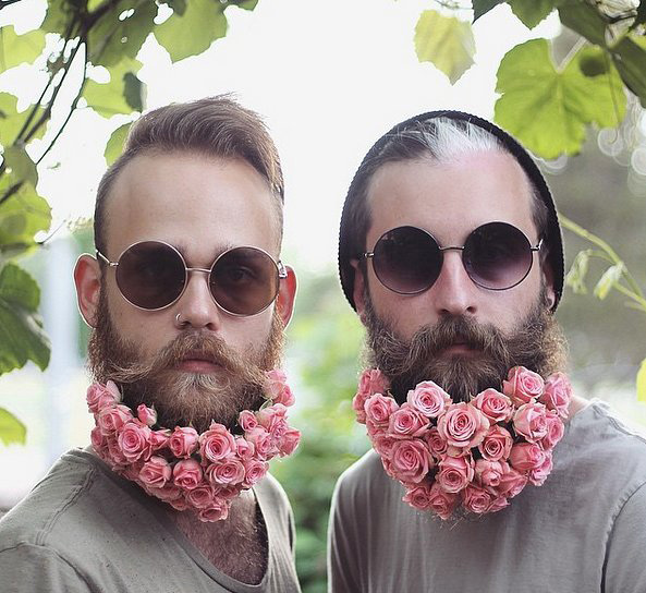 女人整理发型 男人倒腾胡子