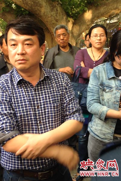 男子醉酒撕打女记者自称&ldquo;我是高级领导干部&rdquo;