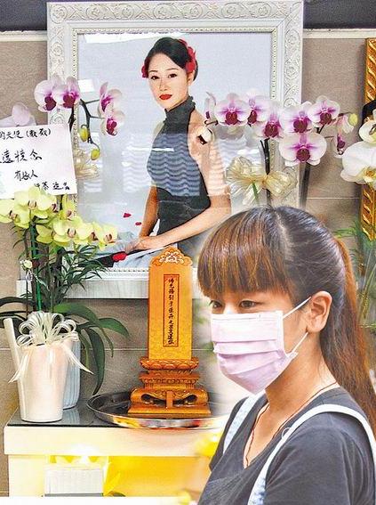 欢欢长女灵堂祭母护外遇老爸：我们没仇恨