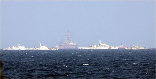 中国海警船拱卫海洋石油981平台