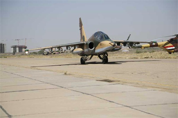 飞抵伊拉克伊玛目·阿里空军基地的伊朗苏-25强击机