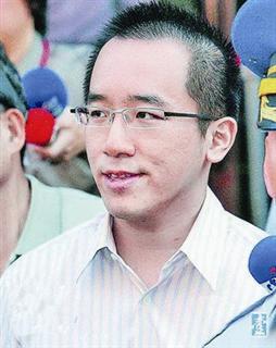 陈致中要选高雄立委 盼恢复平易近进党籍,溜溜