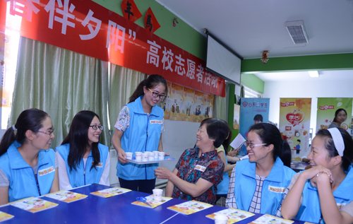 “青春伴夕阳”北京语言大学志愿者在行动