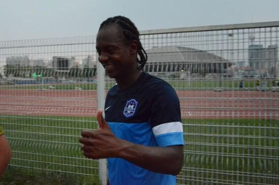 泰达高层亲承烈鸟必留队 否认签约前亚洲足球