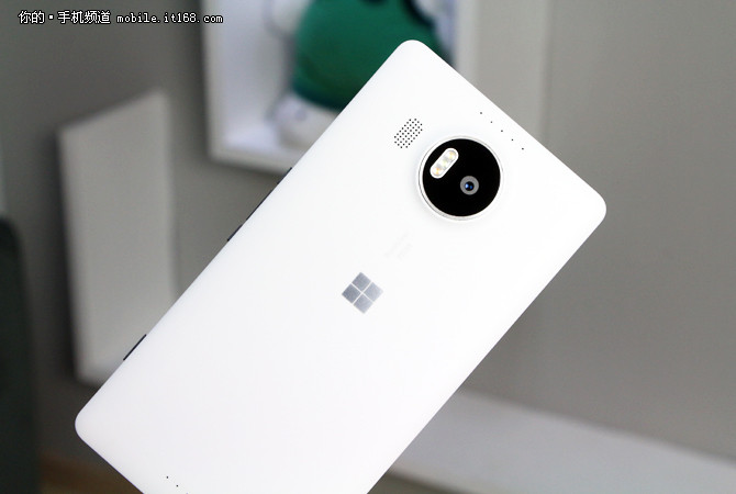 微软Lumia 950XL评测——外观表现