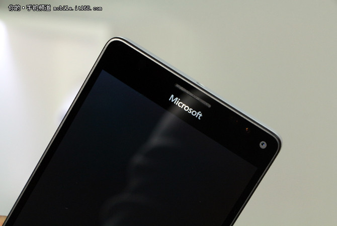微软Lumia 950XL评测——外观表现