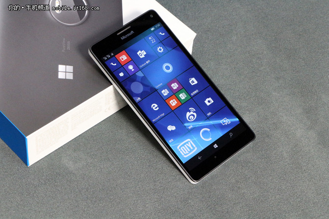 微软Lumia 950XL评测:智能手机中的怪咖