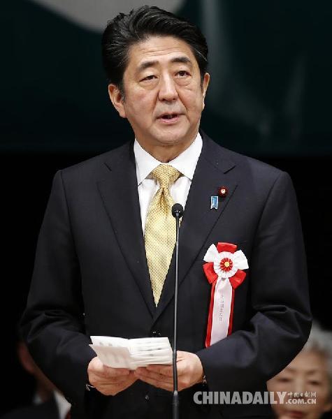 安倍晋三向在日华人华侨祝贺中国传统新年