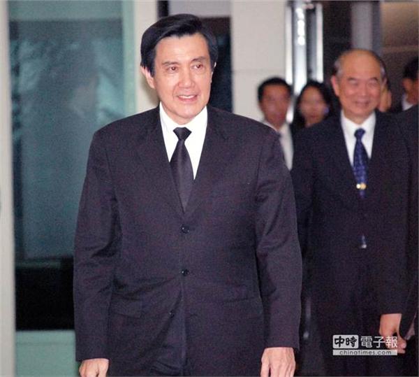 马英九赴新加坡吊唁李光耀停留3小时深夜返台