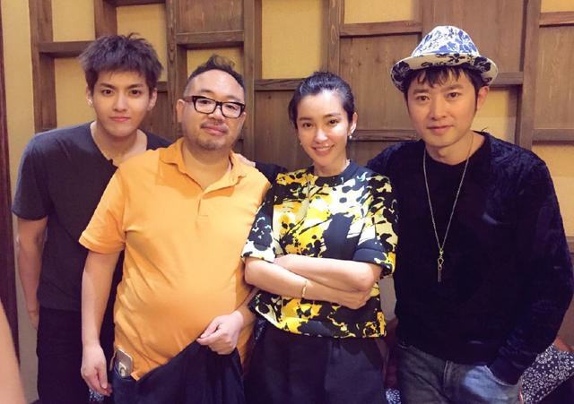 要合作新片了?李冰冰晒与小鲜肉吴亦凡合照(图)