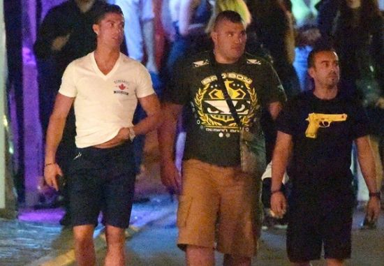 C罗小便门后续:警察欲罚款25镑见是C罗作罢|