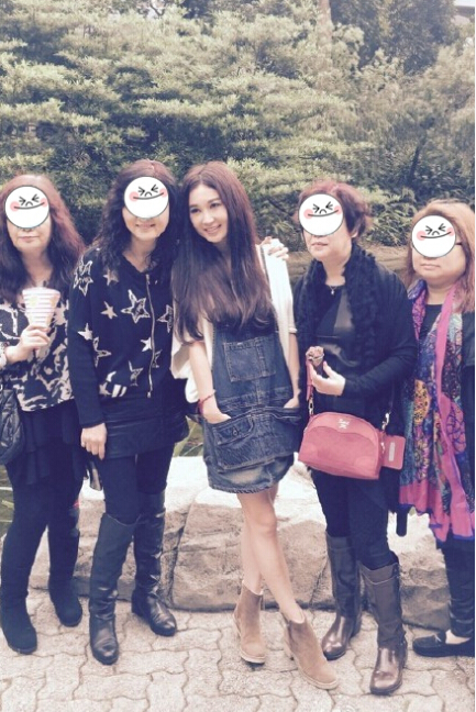48岁温碧霞与<em>女同学聚会</em> 网友:好像母女(图) |温