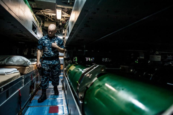 美国最新攻击核潜艇现中国周边内部曝光(图)
