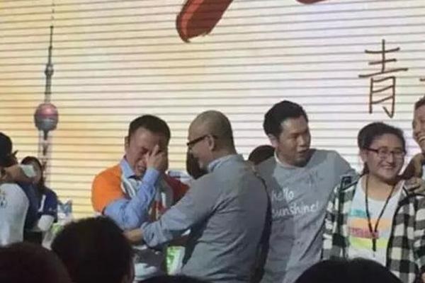 美团倒向腾讯怀抱 阿里巴巴欲卖股份彻底分手