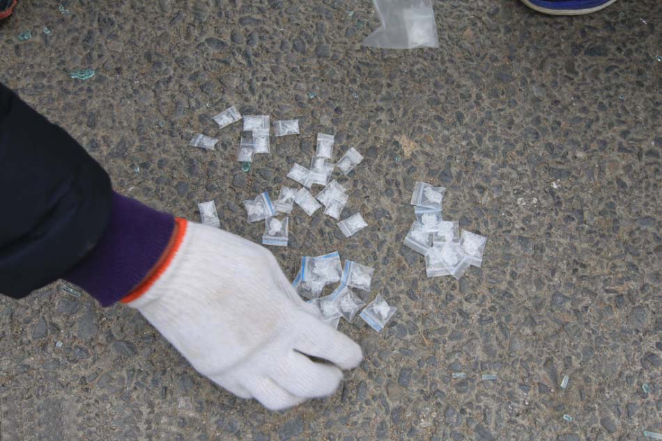 山东警方打掉13人涉毒团伙场面如警匪电影