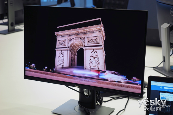 CES 2016:戴尔推出新款30英寸4K OLED显示器