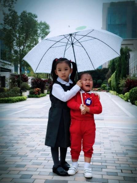 蔡少芬张晋庆结婚8周年甜蜜亲吻|蔡少芬|张晋庆