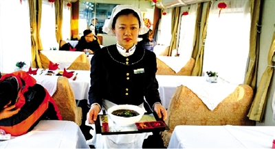  高铁不卖泡面 因为 味大 揭秘高铁盒饭三大焦点