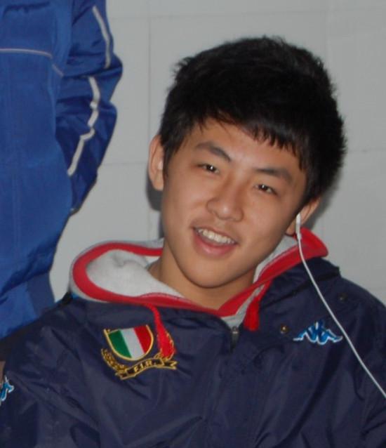 他曾是比张一山还红的童星，如今没长残帅似刘昊然，女友也很貌美