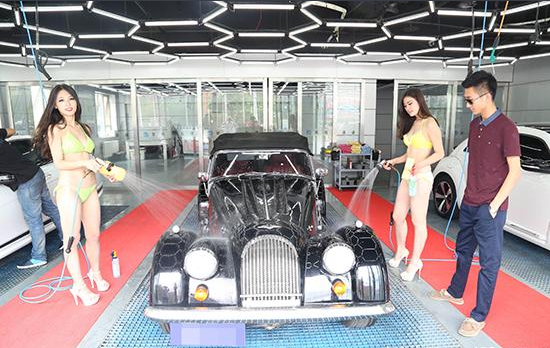 北京比基尼美女洗车业务 富二代一天光顾两次