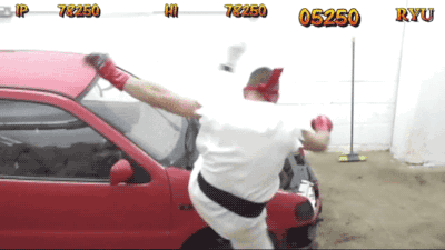 gif动图150203:街头霸王真人版 百分百空手拆车(10m)