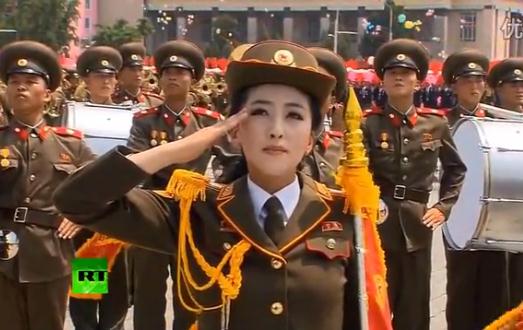 朝鲜人民军阅兵与美国军旅金曲完美同步